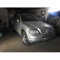 Mercedes  2.7 Дизель  Автомат 2000 рік