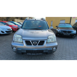 Nissan  2.0 Бензин  Механіка 2003 рік