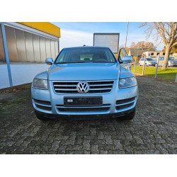 Volkswagen Touareg 2.5     рік