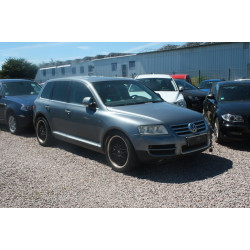 Volkswagen Touareg 4.9 Дизель  Автомат 2004 рік