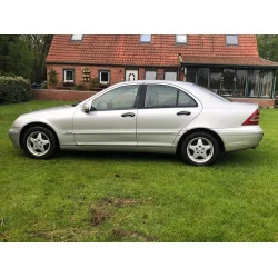 Mercedes  2.0 Дизель   2004 рік