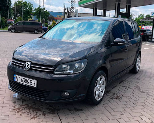 Volkswagen Touran 2012 року